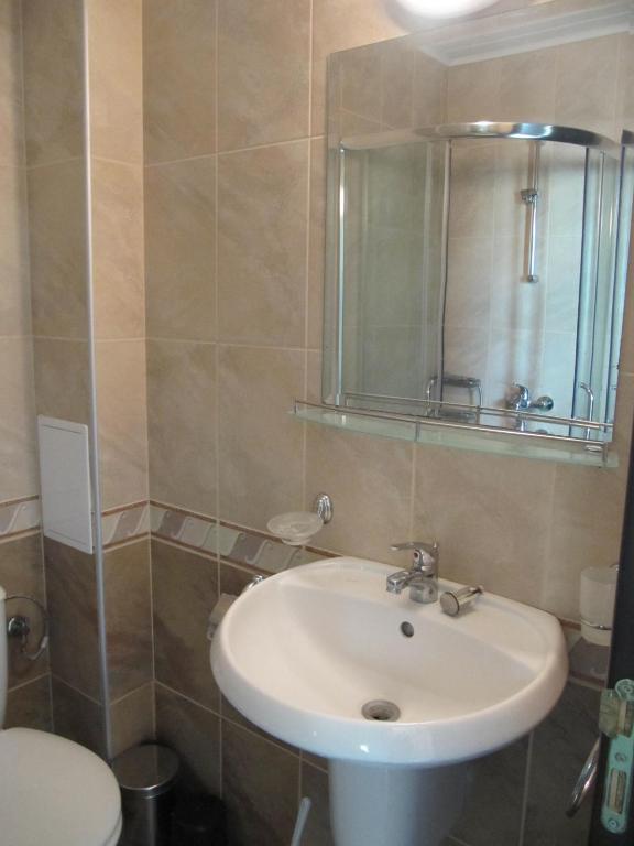 Maverick Hotel Slântsjev Brjag Rom bilde