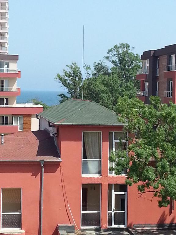 Maverick Hotel Slântsjev Brjag Eksteriør bilde
