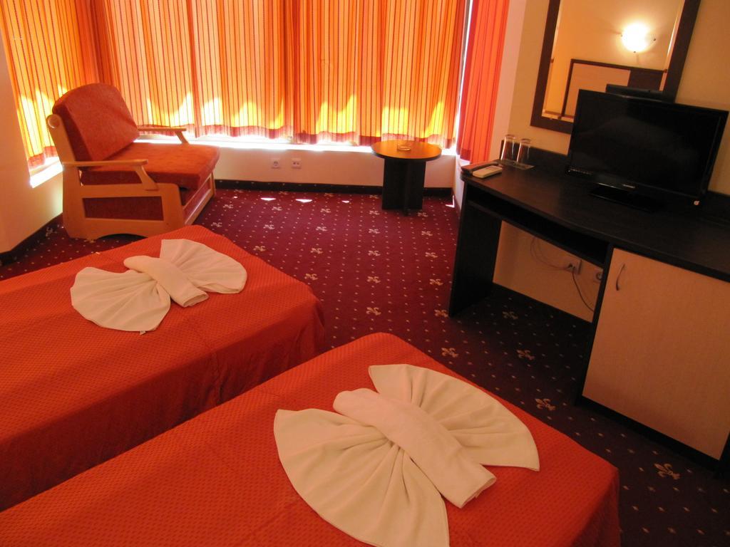Maverick Hotel Slântsjev Brjag Rom bilde